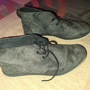 TOMS - MENS GREY CHUKKA BOOTS size 10.5 NWOT